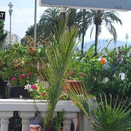 Azur 2* Nizza