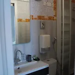 Azur Hotel 2*