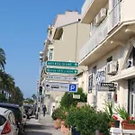 Hotel Azur 2*