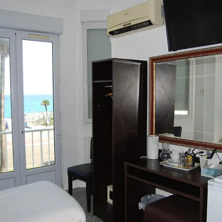 Azur Hotel