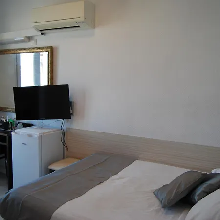 Azur Hotel