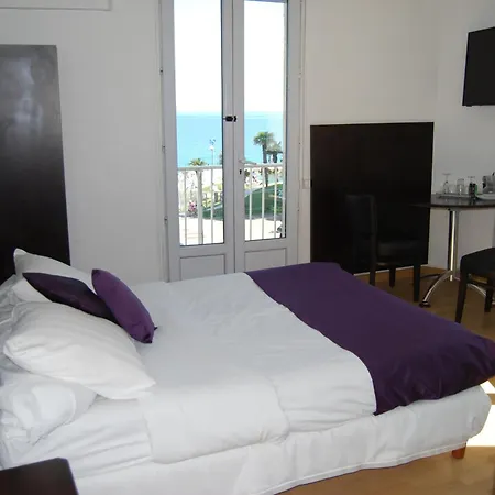 Azur 2*