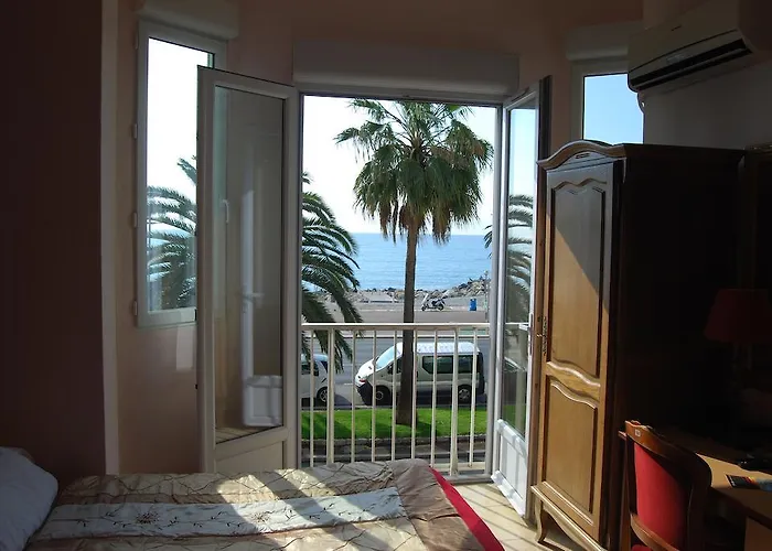 アジュール 2* ニース